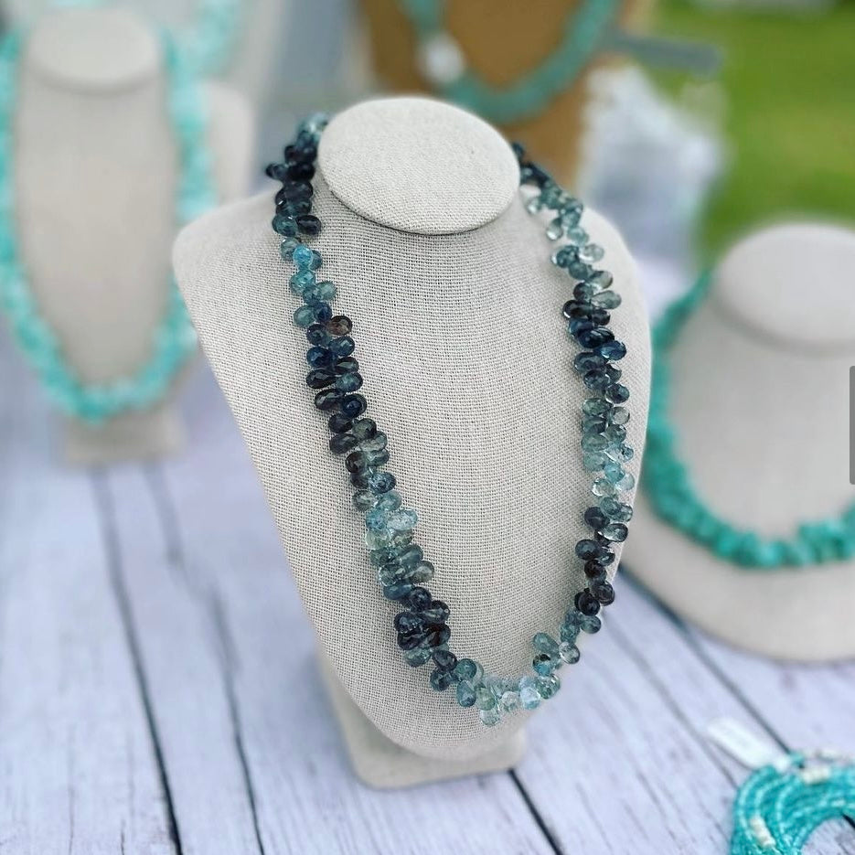 Moss Aquamarine Droplets