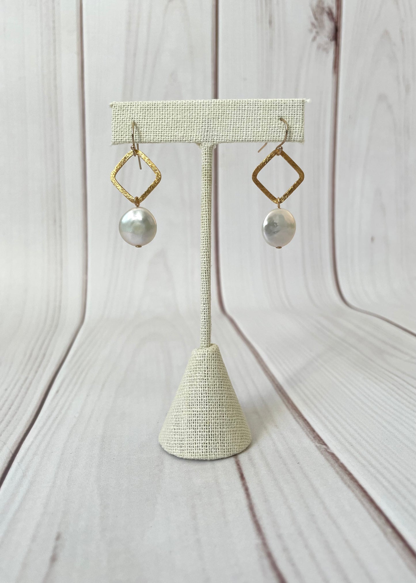Gold Diamond and Coin Pearl Earring