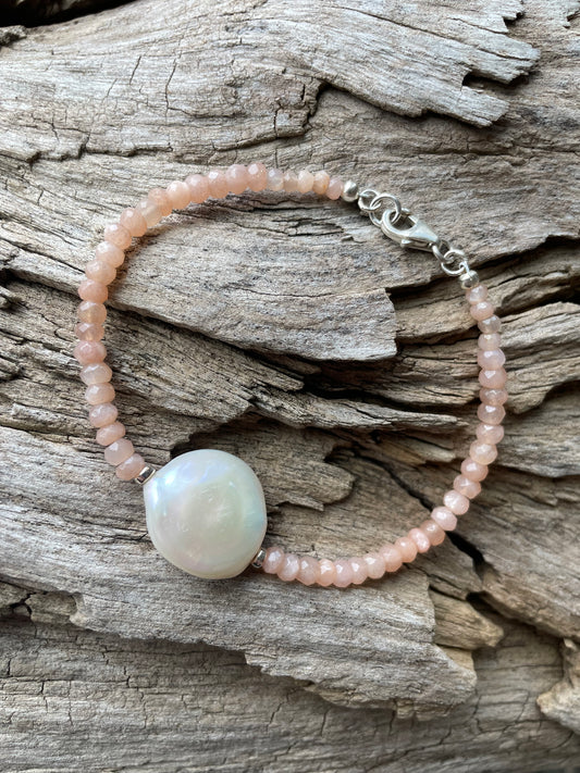 Peach Moonstone and Large Pearl Bracelet