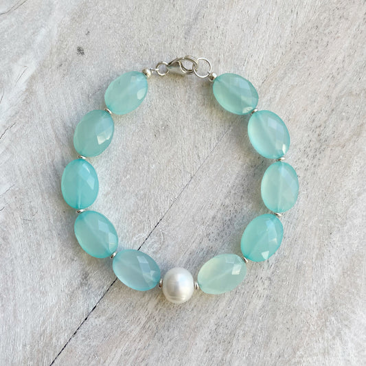 Chalcedony and Round Pearl Bracelet